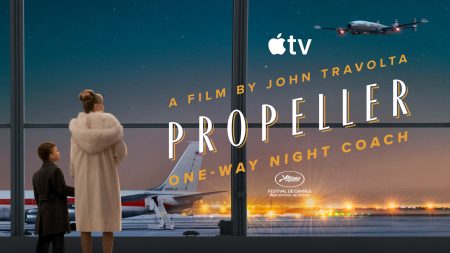 Ο John Travolta επιστρέφει πίσω από την κάμερα με το πιο νοσταλγικό ταξίδι της χρονιάς για το Apple TV