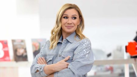 Σούπερ Ήρωες: Η Κατερίνα Καραβάτου “εισβάλλει” στο σούπερ μάρκετ