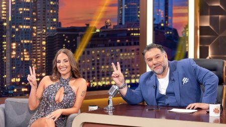 The 2Night Show: Ποιους υποδέχεται απόψε ο Γρηγόρης Αρναούτογλου;
