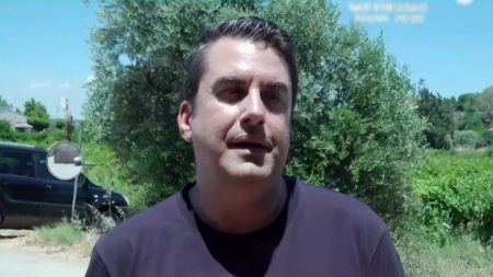 Πάνος Κατσαρίδης