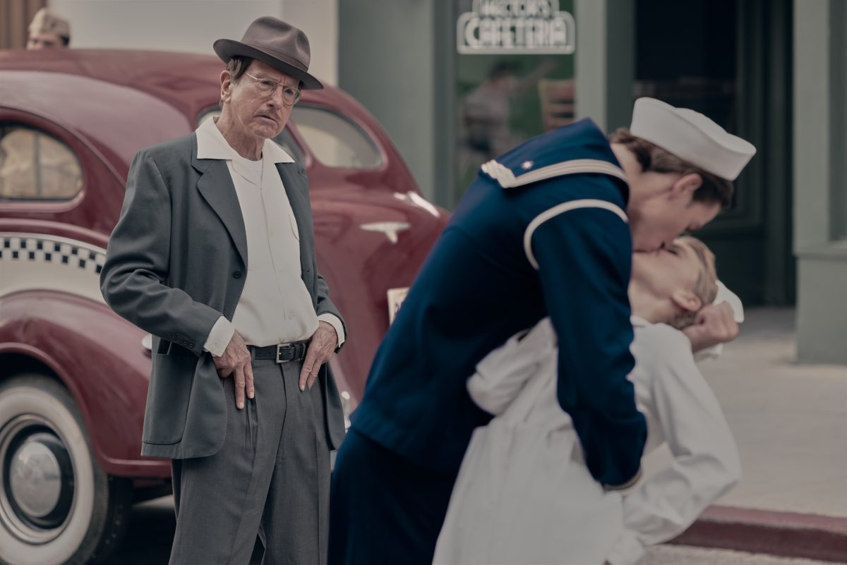 life-larry-and-the-pursuit-of-unhappiness-an-almost-history-of-america-warner-bros