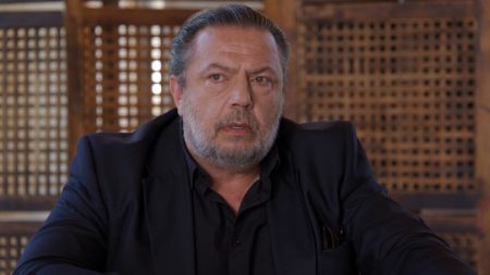 Να μ΄αγαπάς