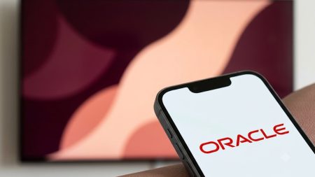 Oracle: Απέλυσε 21.000 εργαζομένους μέσα σε ένα χρόνο και ρίχνει το φταίξιμο στην Τεχνητή Νοημοσύνη