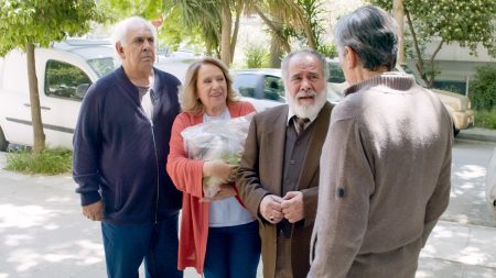 Σούπερ Ήρωες: Τα γυρίσματα της νέας σειράς του Αντώνη στο μαγαζί πηγαίνουν στραβά