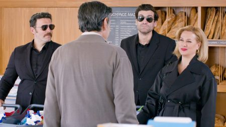 Σούπερ Ήρωες: Ποια είναι η νέα ύποπτη πελάτισσα;