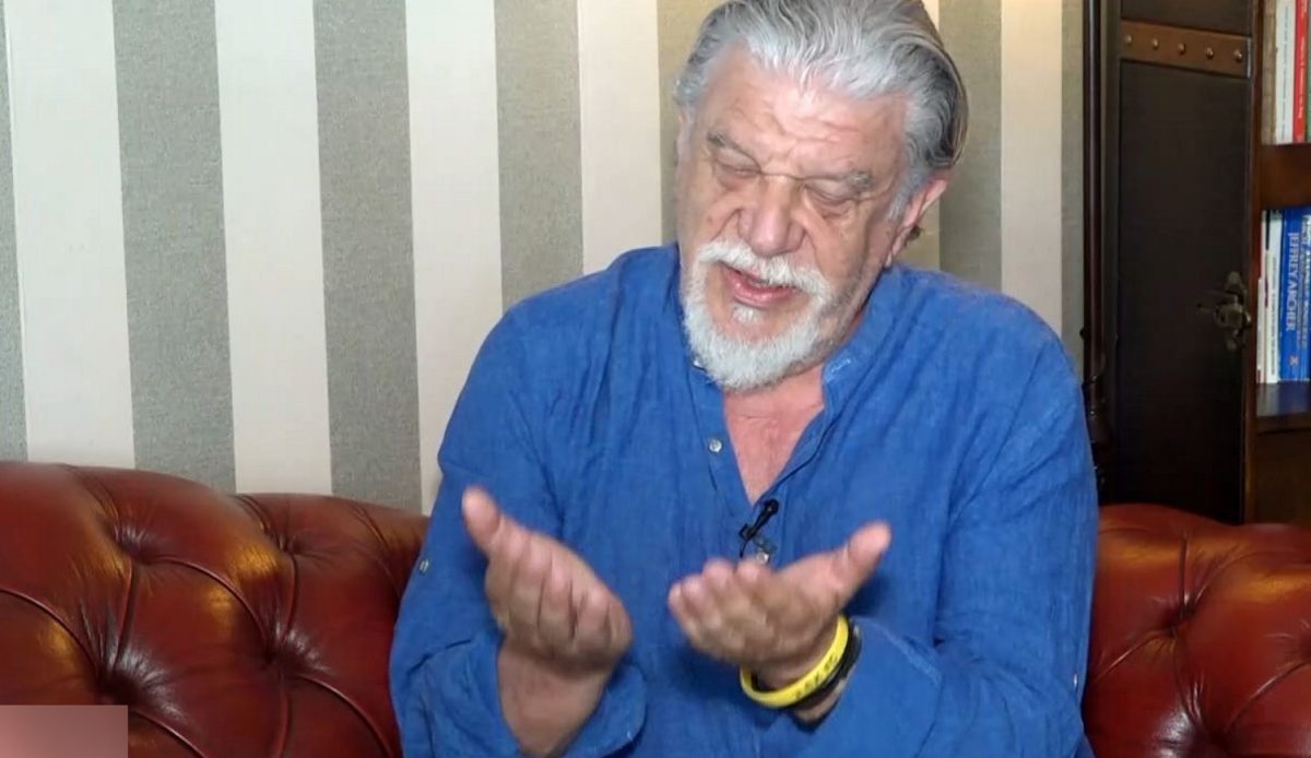 Γιάννης Βούρος