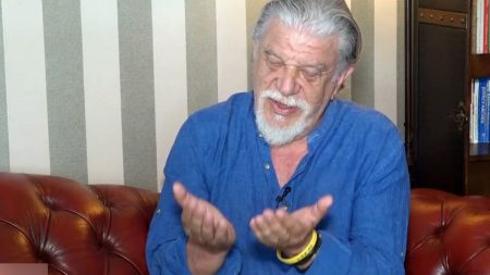 Γιάννης Βούρος