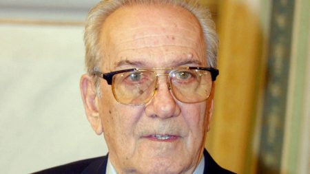 Αλέκος Αλεξανδράκης