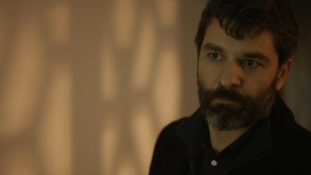 Έτερος Εγώ: Μία γυναίκα βρίσκεται νεκρή και μία μάρτυρας δίνει τις απαντήσεις