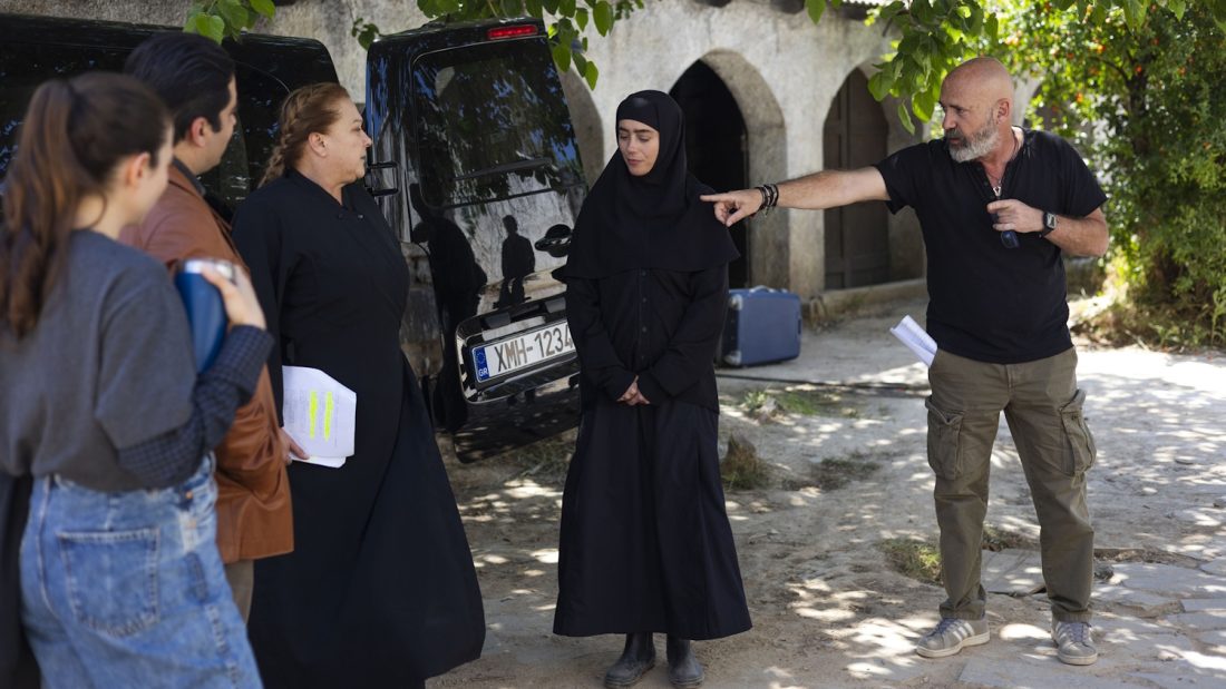 Φόνοι στο Καμπαναριό: Οι πρώτες φωτογραφίες από τα γυρίσματα του δεύτερου κύκλου