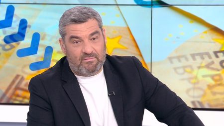 Μάνος Νιφλής