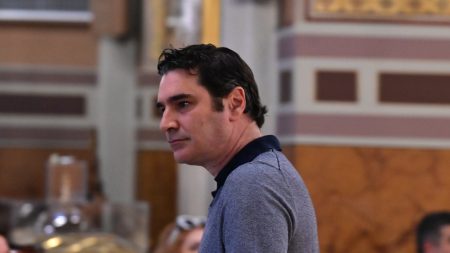 Μάρω Κοντού: Στη Μητρόπολη Αθηνών ο Χριστόφορος Παπακαλιάτης για το ύστατο χαίρε