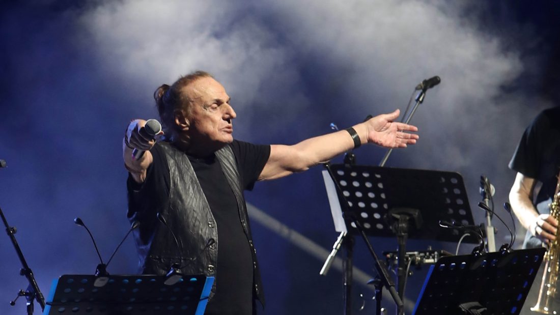 Βασίλης Παπακωνσταντίνου
