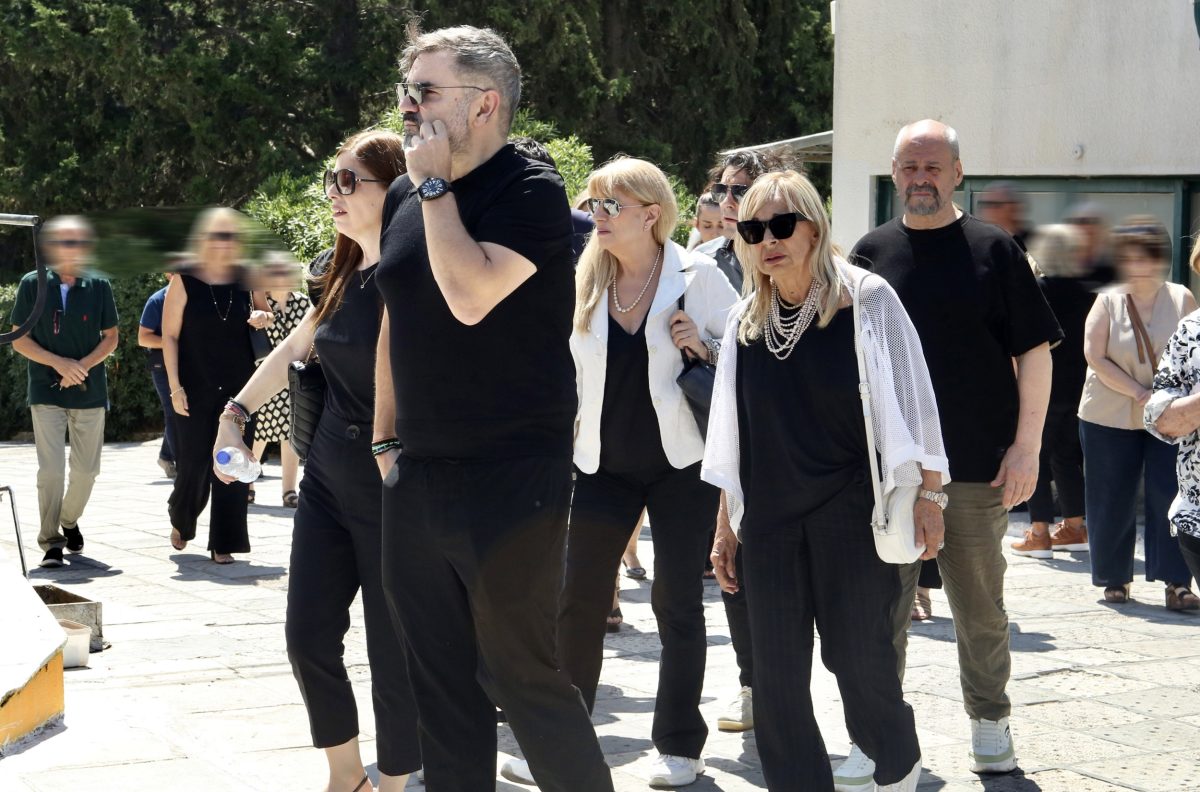 Τζένη Ζαχαροπούλου