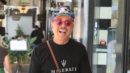 Λάκης Γαβαλάς