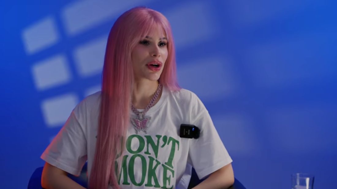 Mikay: «Η μητέρα μου έδινε μάχη με τον καρκίνο αλλά ήταν βράχος μέχρι το τέλος, “άσε με εμένα και πήγαινε να τραγουδήσεις” μου έλεγε»