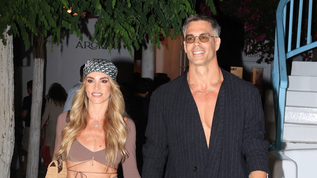 Αθηνά Οικονομάκου – Μπρούνο Τσερέλα: Οι νέες μαγευτικές εικόνες από τις διακοπές τους στο νησί Μπόρα Μπόρα