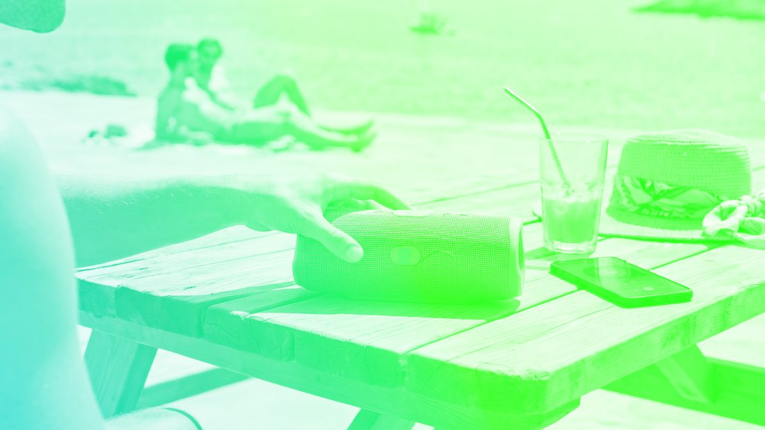 Τα συχνότερα προβλήματα στα Bluetooth ηχεία στις διακοπές και πώς να τα λύσετε αμέσως