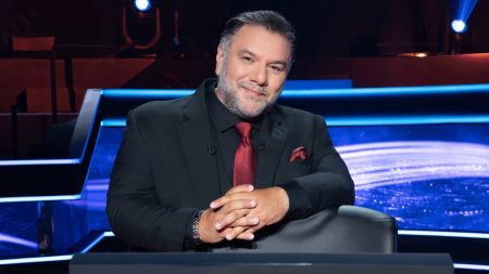 «Ποιος θέλει να γίνει εκατομμυριούχος;»: Επιστρέφει τη Δευτέρα 21/9 – Τα 10 ξεχωριστά πρόσωπα απέναντι από τον Γρηγόρη Αρναούτογλου