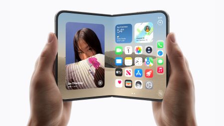 «Βόμβα» Apple: Ήρθε το iPhone Duo, το 1ο foldable