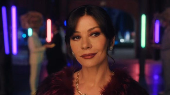 Kill Jackie: Η «βασίλισσα» Catherine Zeta Jones παίρνει εκδίκηση με στυλ, όπλα και διαμάντια