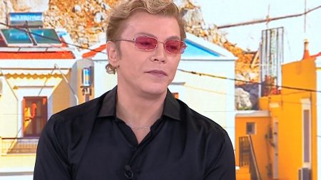 Τάκης Ζαχαράτος