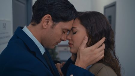 Αντώνιος και Κλεοπάτρα: Η αγγελία του γάμου προκαλεί αναστάτωση και στη Δάφνη