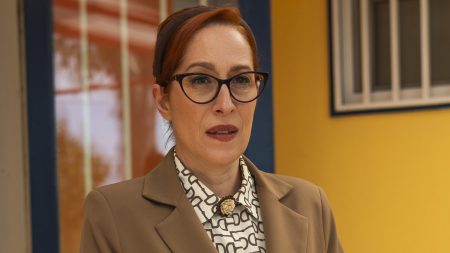 Κόρα Καρβούνη