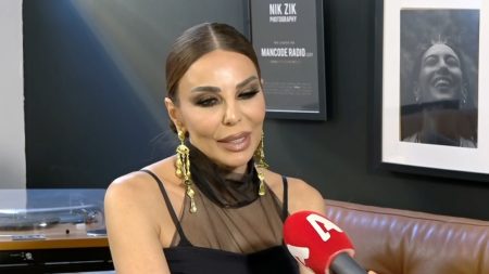 Κέλλυ Κελεκίδου