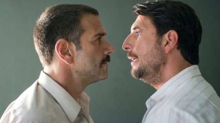 Κρίνο και Αγκάθι: Ο Μάρκος συγκρούεται άγρια με τον Θωμά και τον Μήτρο