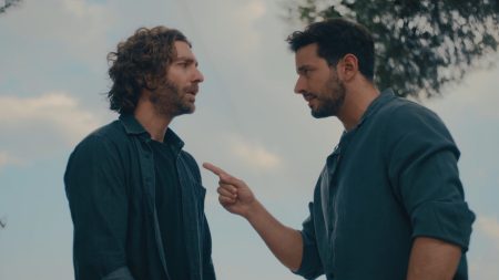 Μπλε Ώρες: Ο Πέτρος συγκρούεται με τον Άγγελο