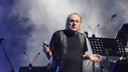 Βασίλης Παπακωνσταντίνου