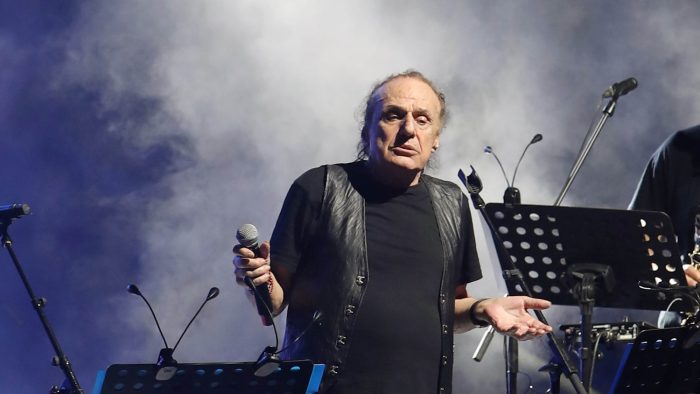 Βασίλης Παπακωνσταντίνου