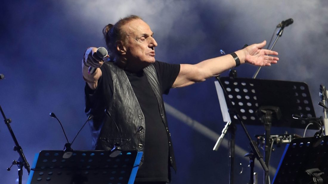 Βασίλης Παπακωνσταντίνου