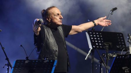 Βασίλης Παπακωνσταντίνου